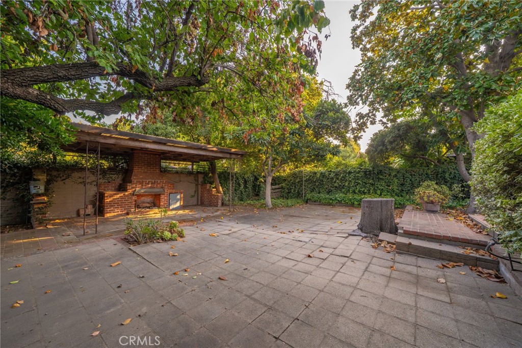 644 W 10th Street