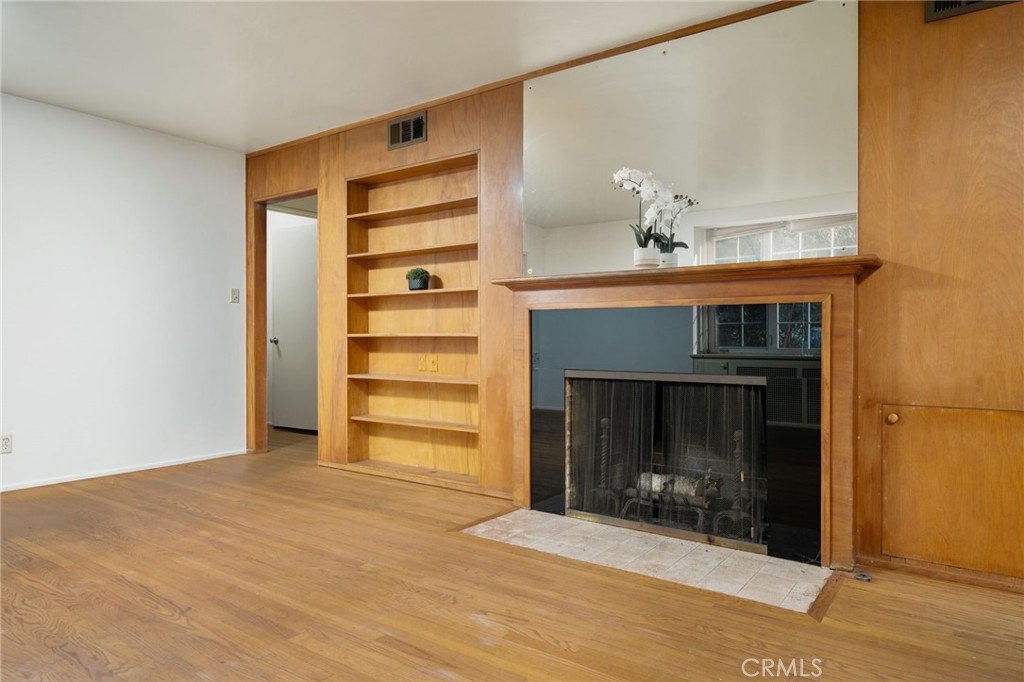 644 W 10th Street