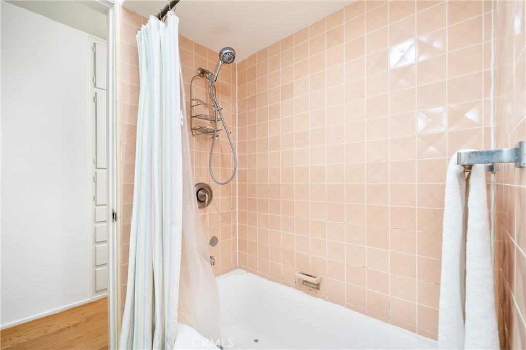 644 W 10th Street