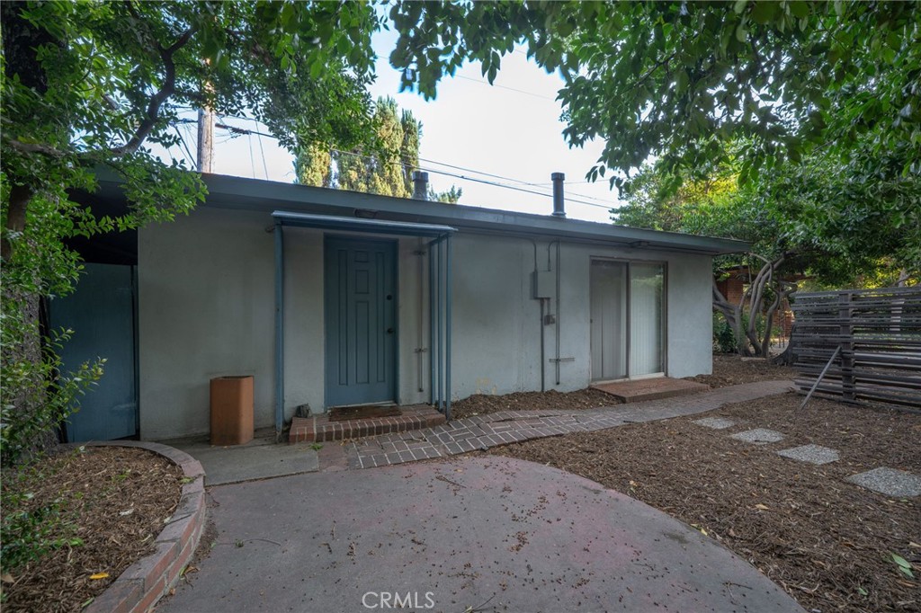 644 W 10th Street