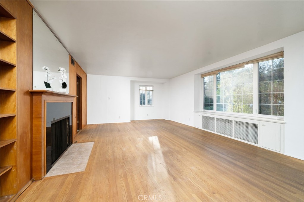 644 W 10th Street