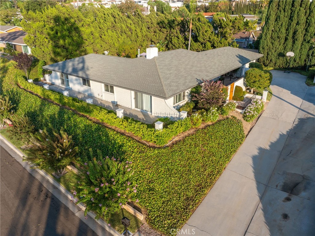 2409 Crescent View Drive