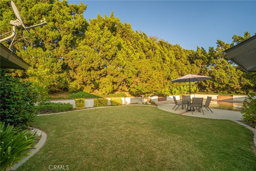 2409 Crescent View Drive