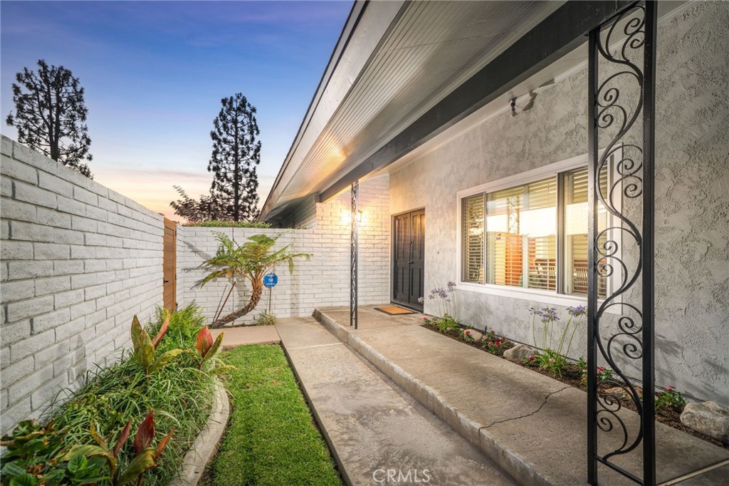 2409 Crescent View Drive