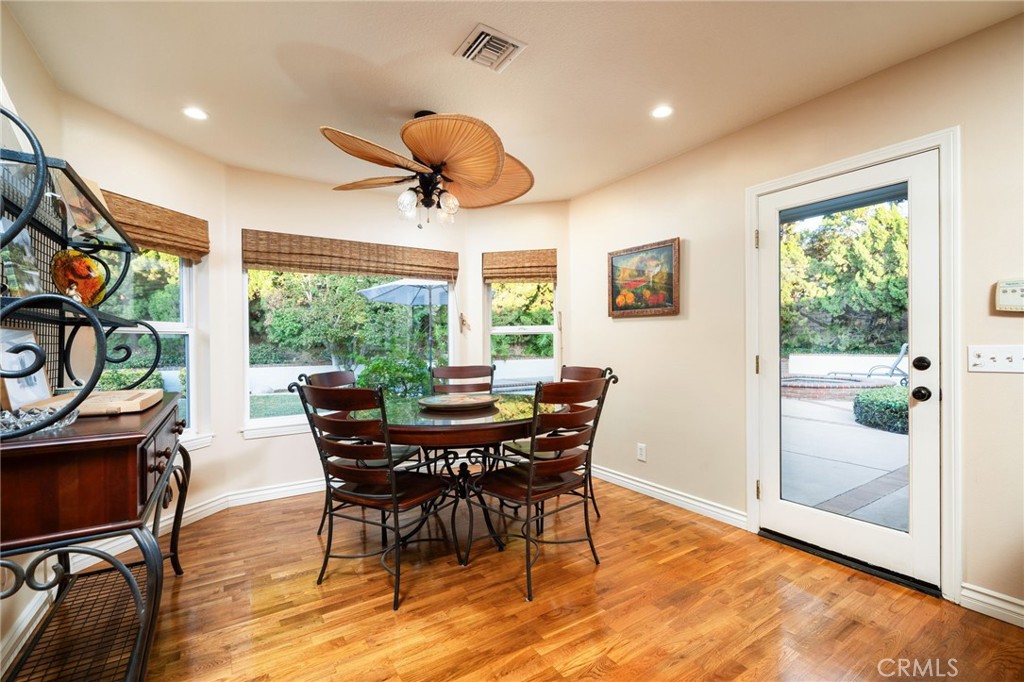 2409 Crescent View Drive