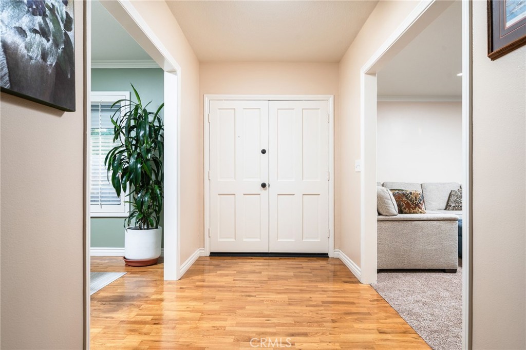 2409 Crescent View Drive