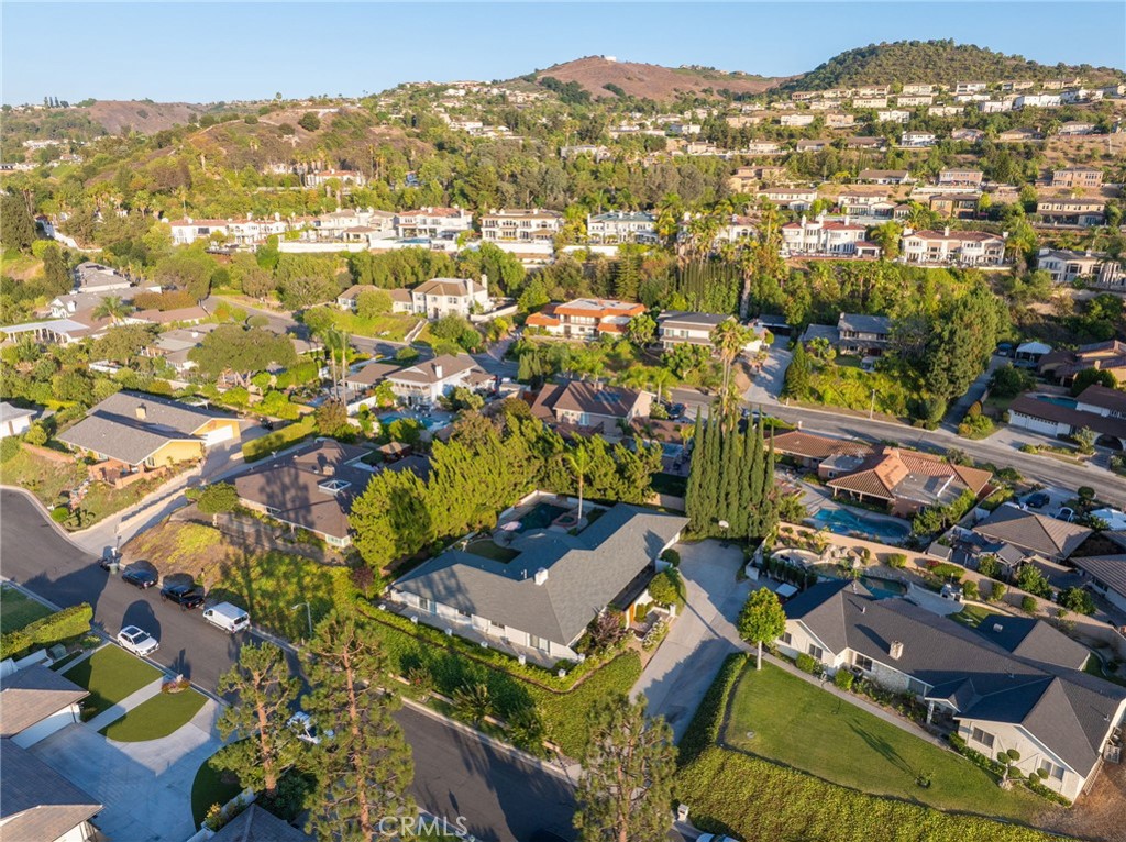 2409 Crescent View Drive