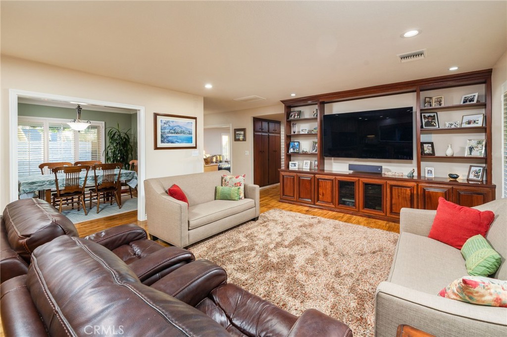 2409 Crescent View Drive