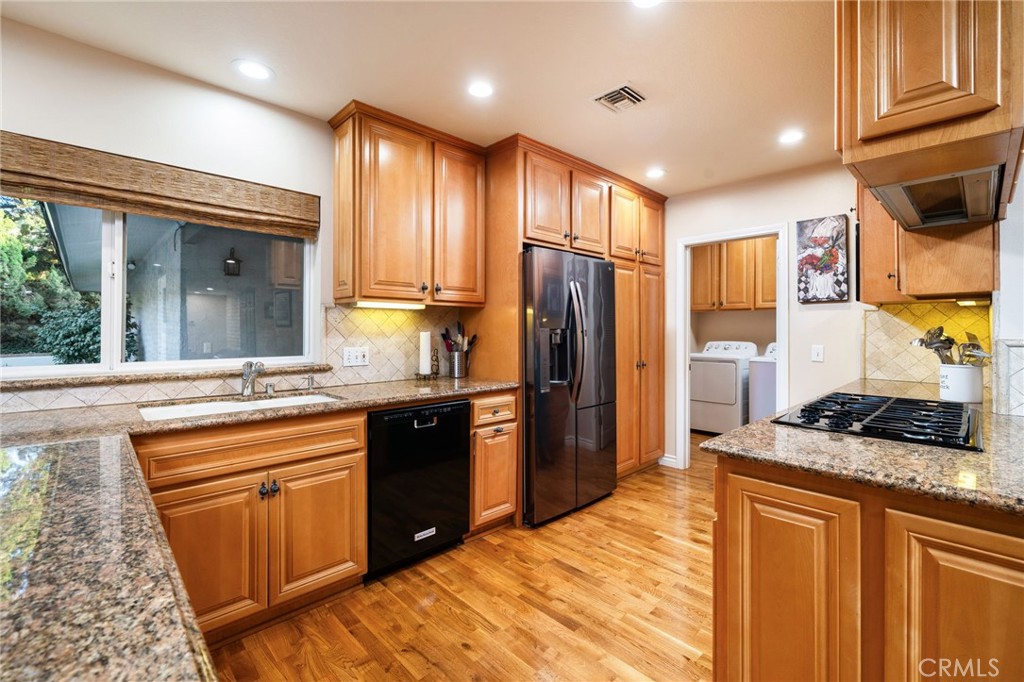 2409 Crescent View Drive