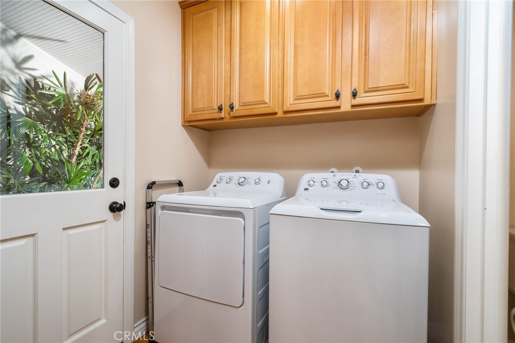 2409 Crescent View Drive