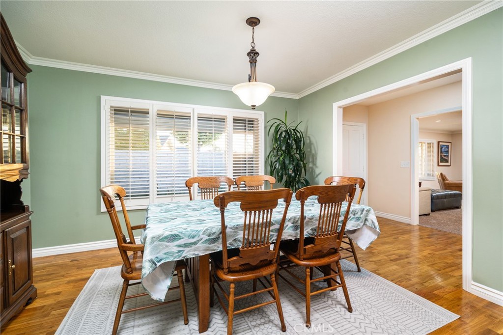 2409 Crescent View Drive