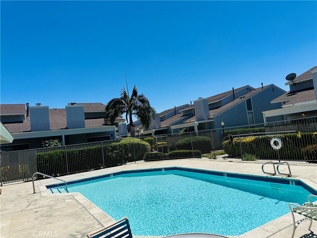 2003 S Mountain Avenue 5