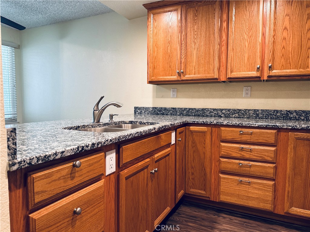 2003 S Mountain Avenue 5