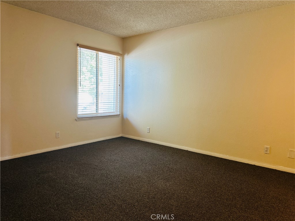 2003 S Mountain Avenue 5