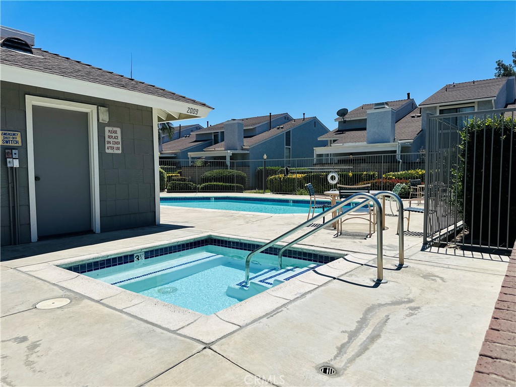 2003 S Mountain Avenue 5