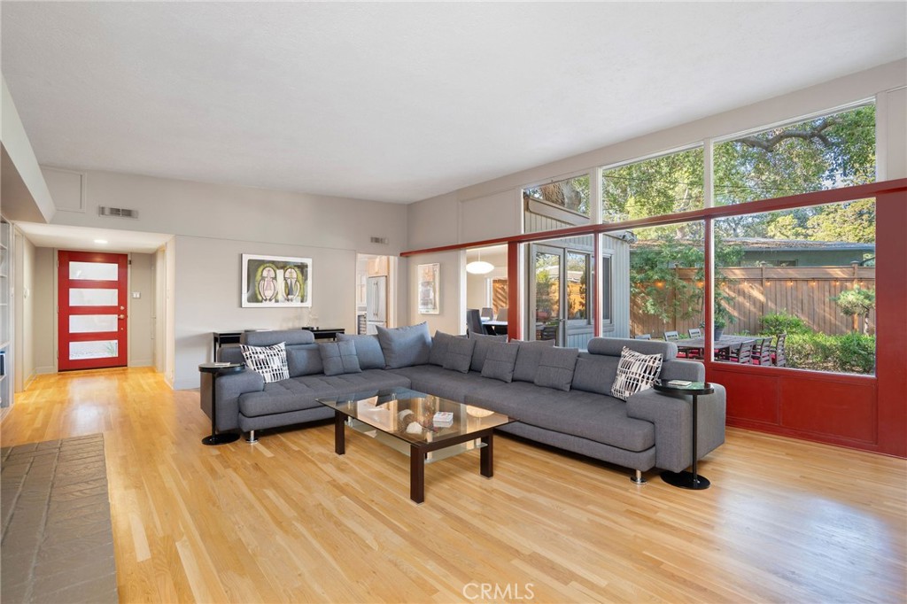 1408 Via Zurita Street