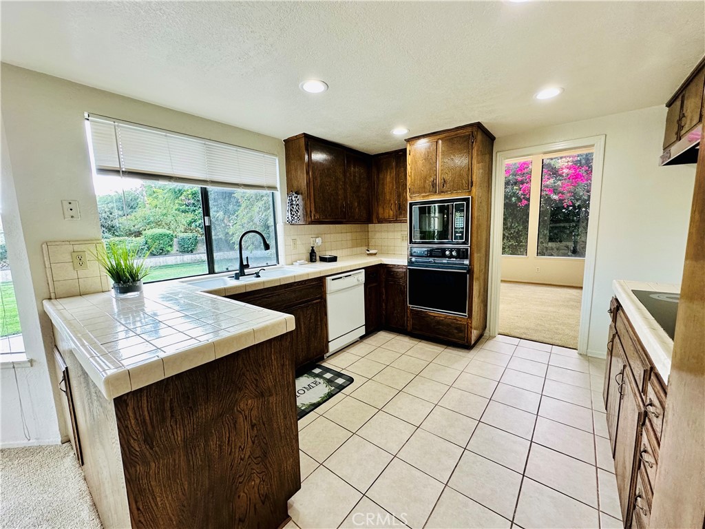 1592 Rosewood Street