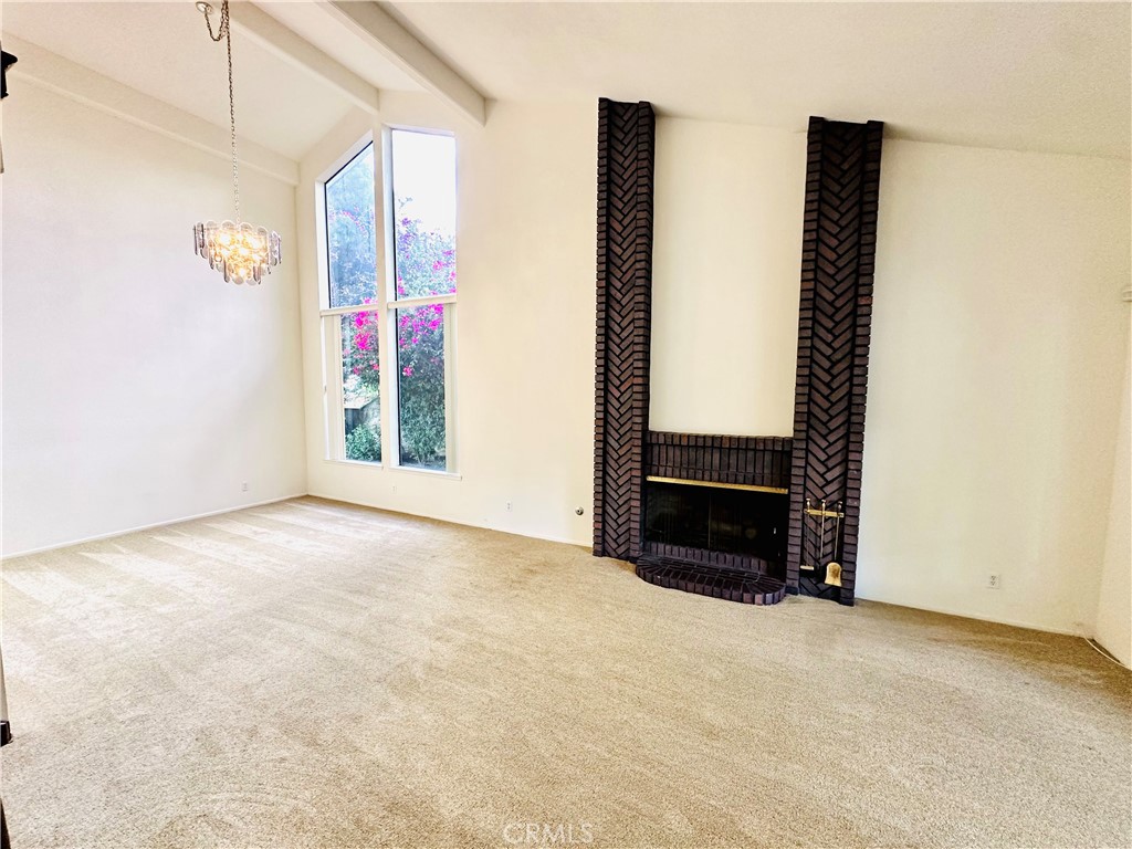 1592 Rosewood Street