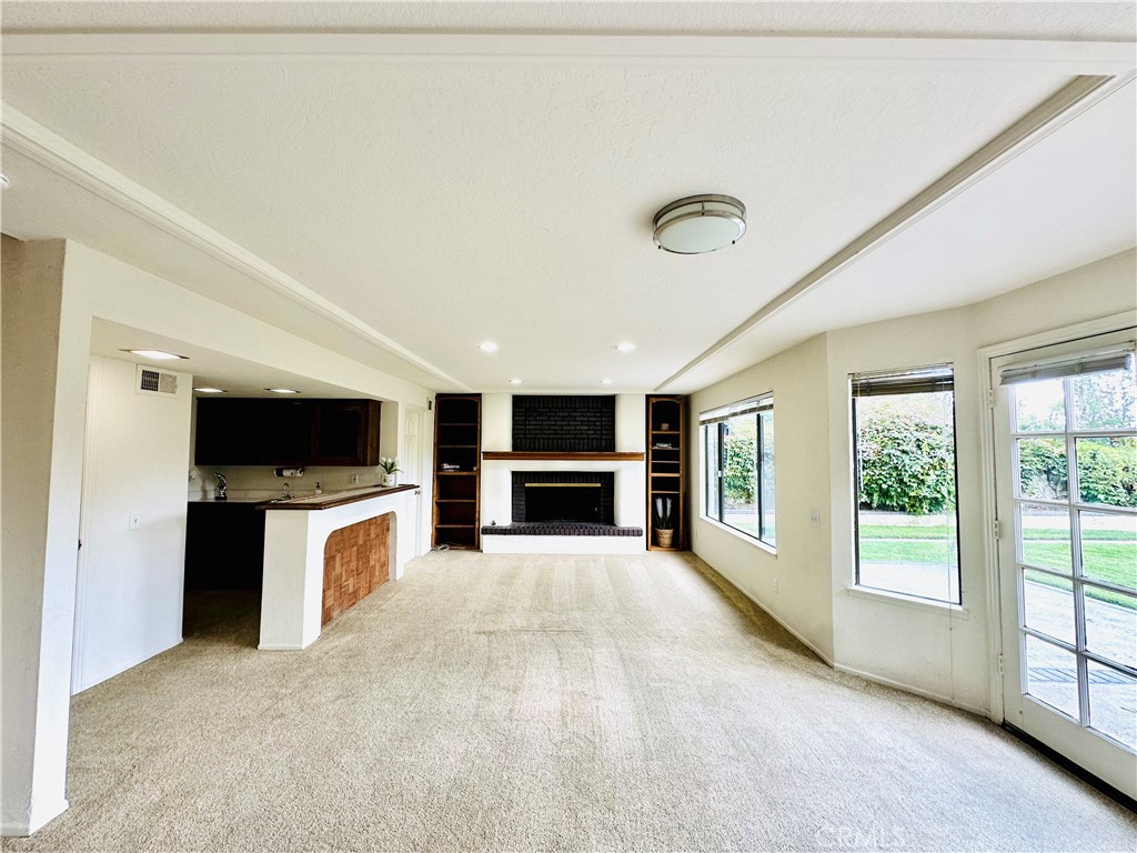 1592 Rosewood Street