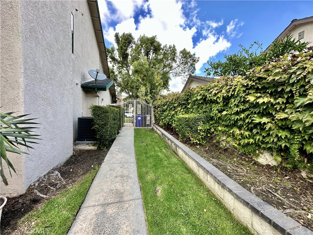 1592 Rosewood Street