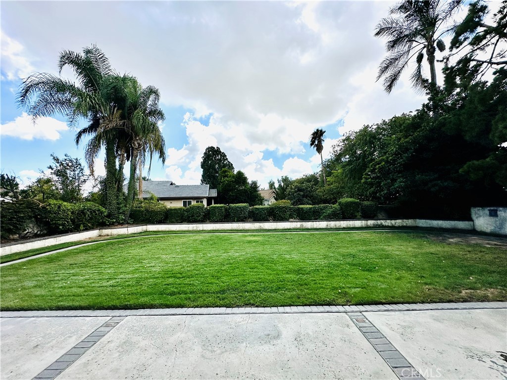 1592 Rosewood Street