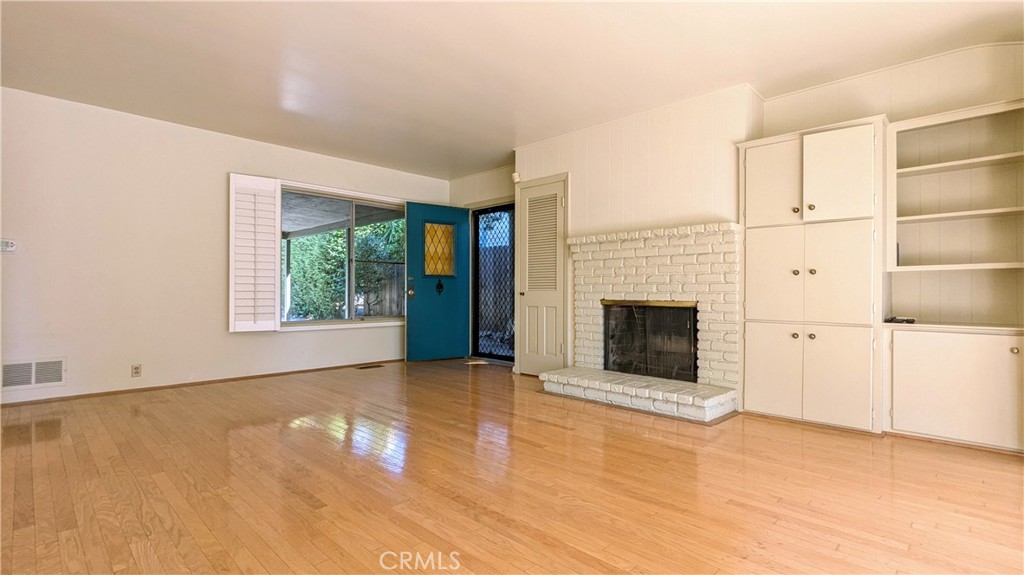 358 W 8th Street