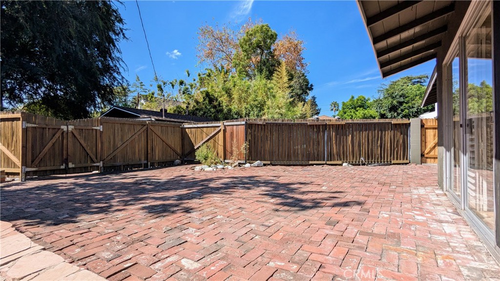358 W 8th Street