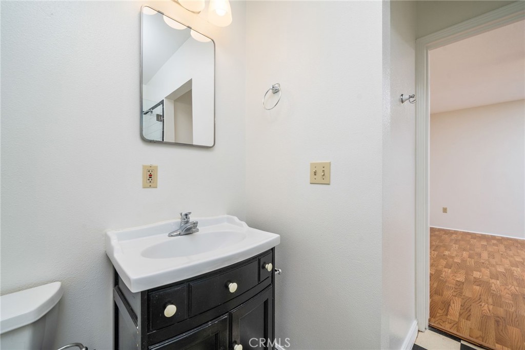 555 W 9th Street