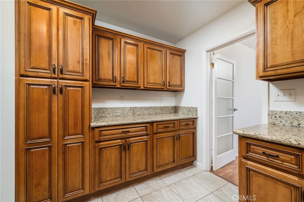 555 W 9th Street