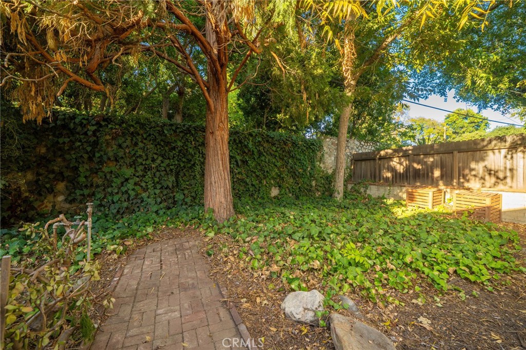 555 W 9th Street