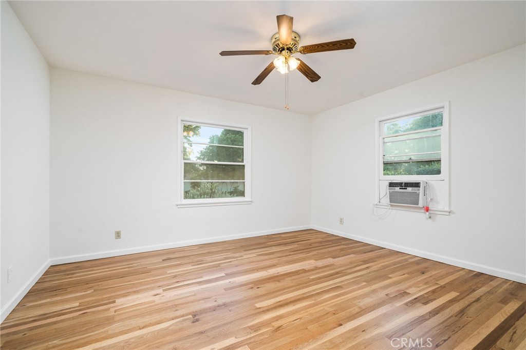 555 W 9th Street