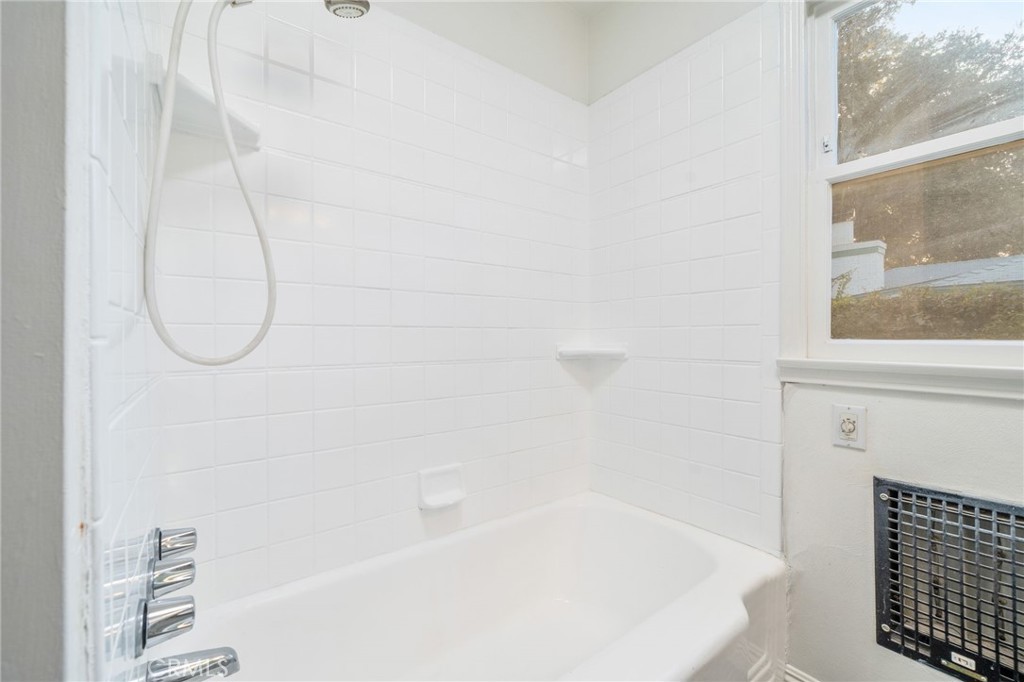 555 W 9th Street