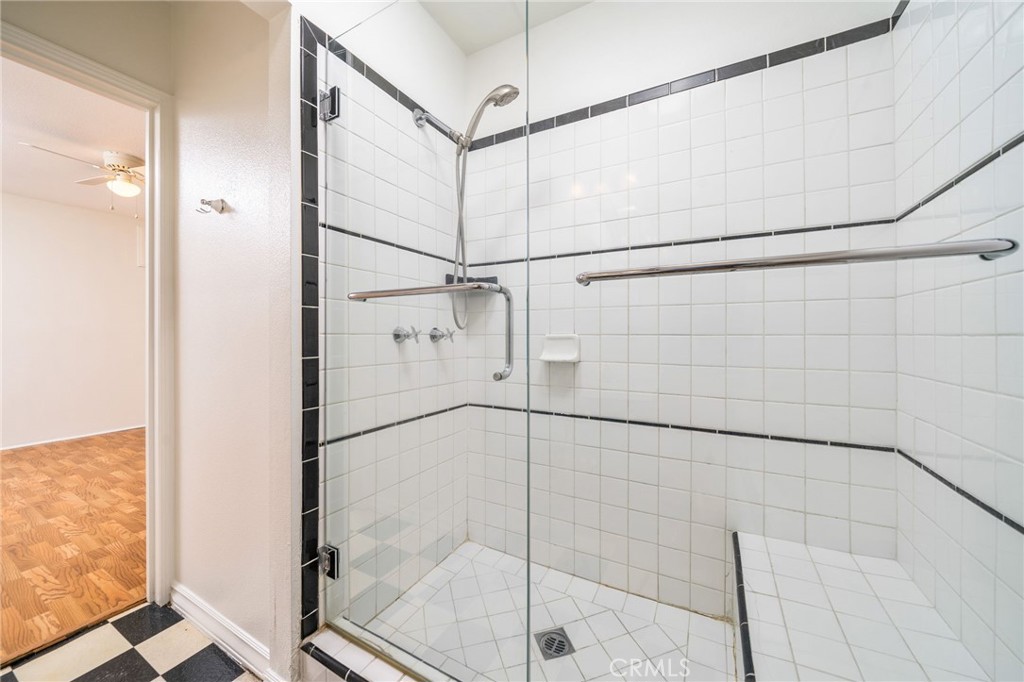 555 W 9th Street