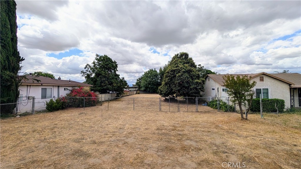 220 E Francis