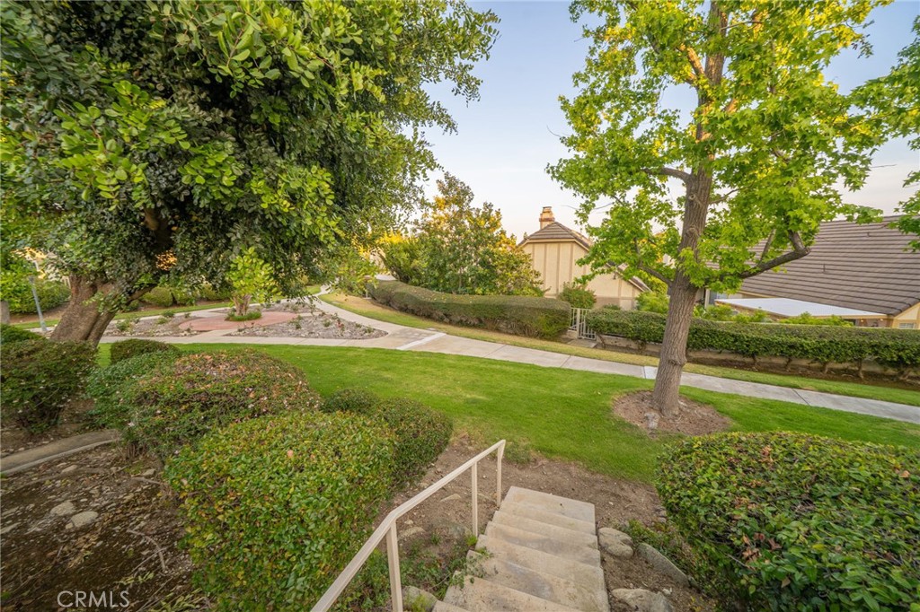2184 Paris Circle