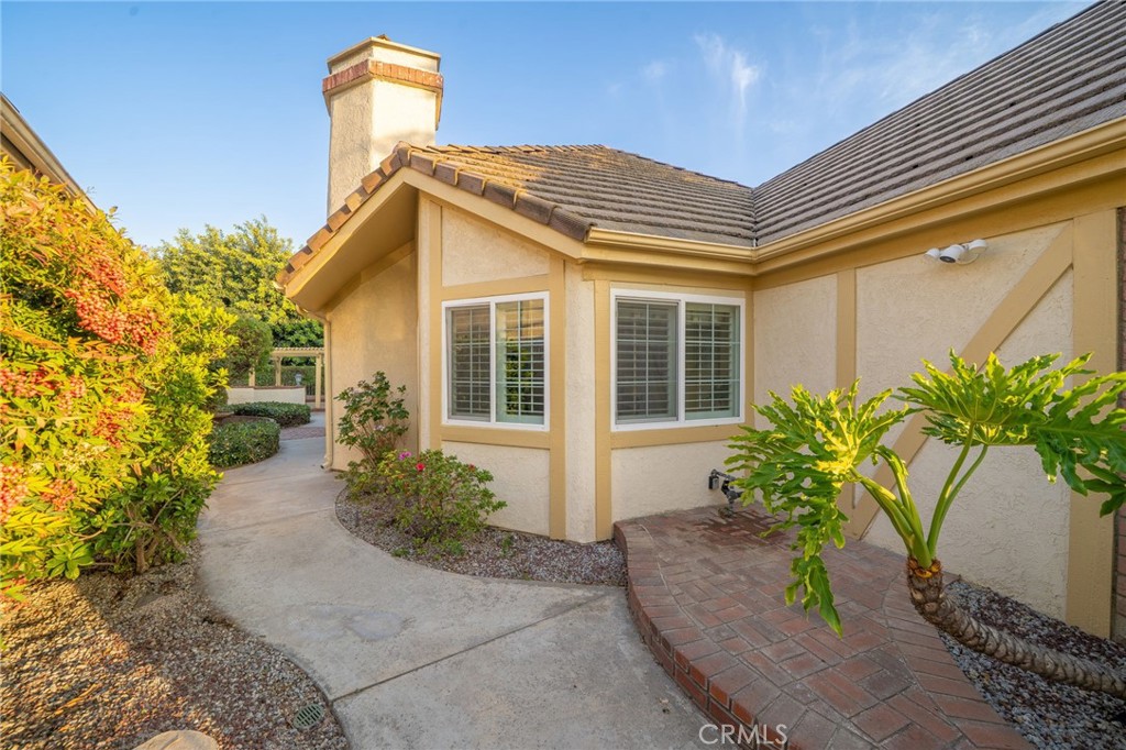 2184 Paris Circle