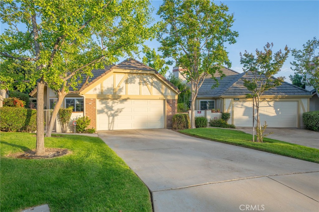 2184 Paris Circle