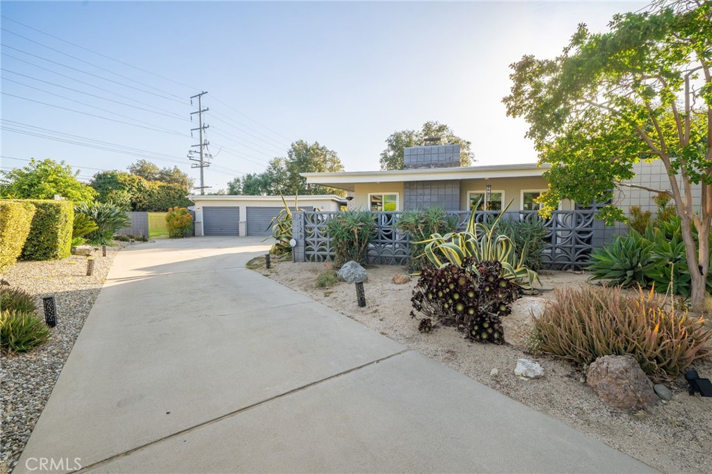 2129 N San Marcos Place