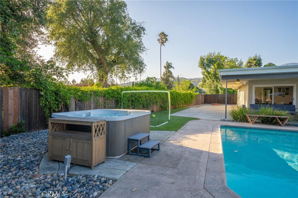 2129 N San Marcos Place