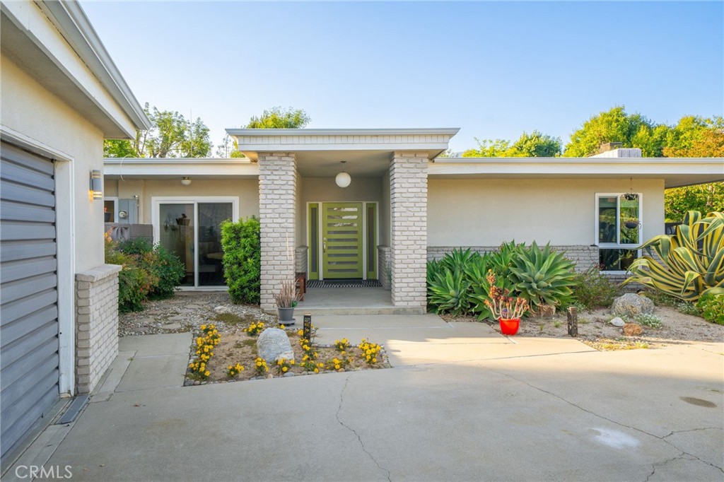 2129 N San Marcos Place