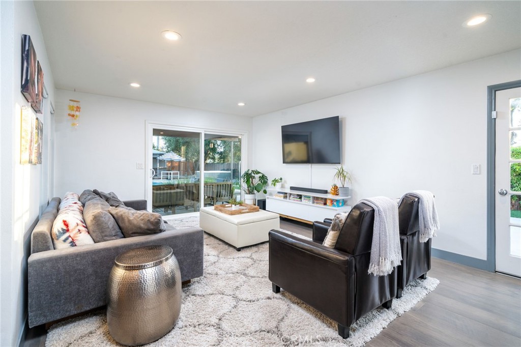 2129 N San Marcos Place