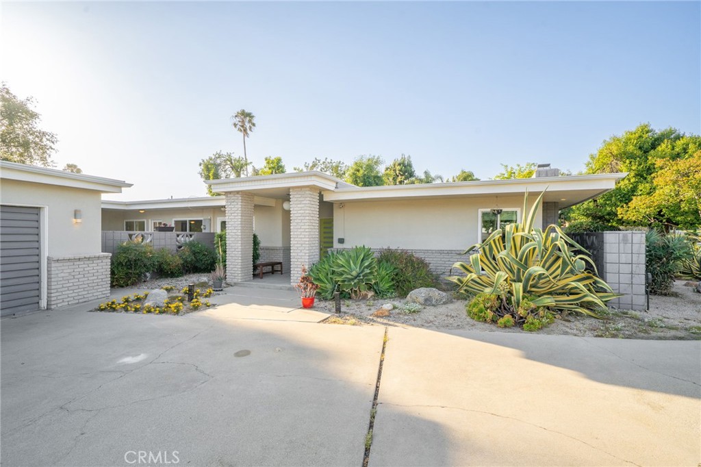 2129 N San Marcos Place