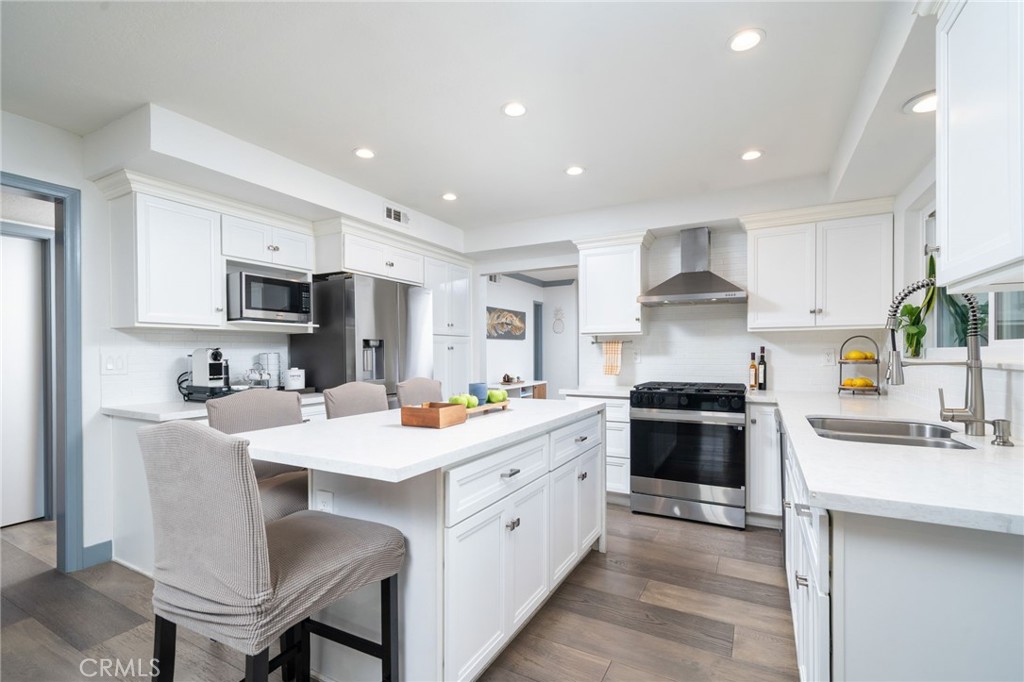 2129 N San Marcos Place