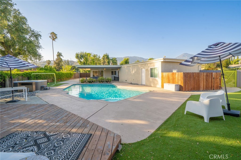 2129 N San Marcos Place