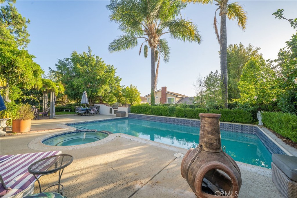 1935 Lassen Avenue
