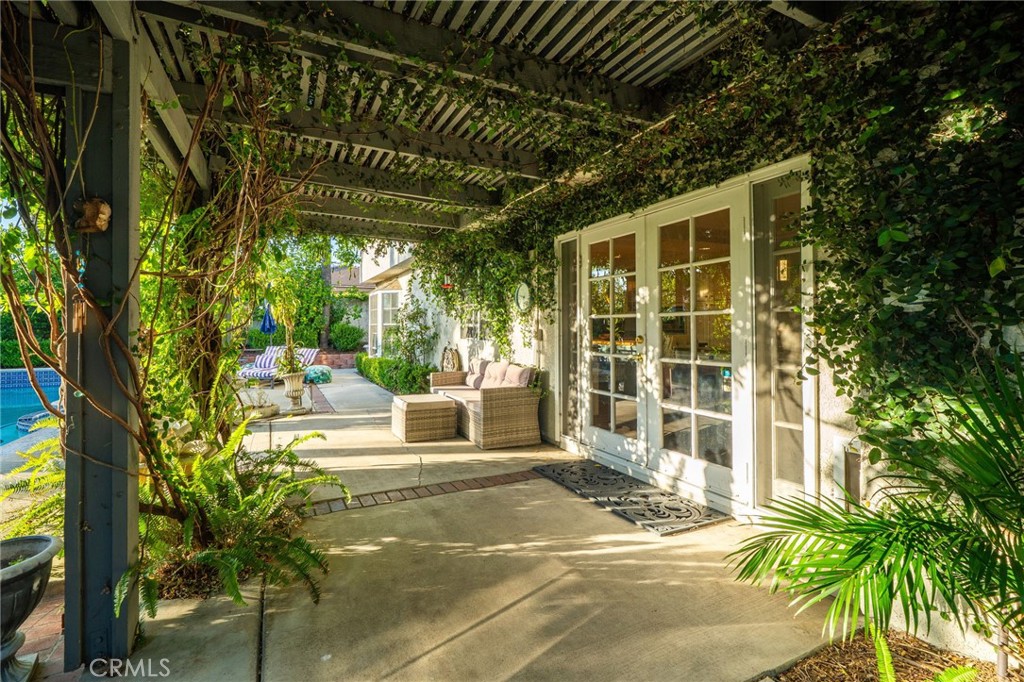 1935 Lassen Avenue