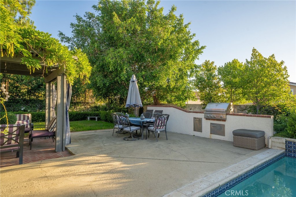 1935 Lassen Avenue