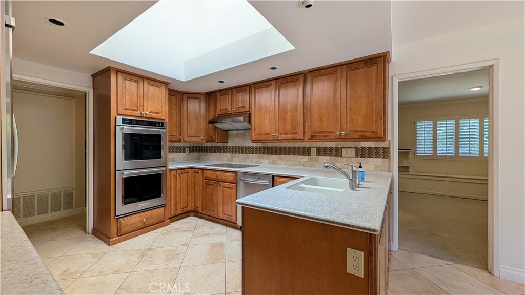 2397 N San Benito Court