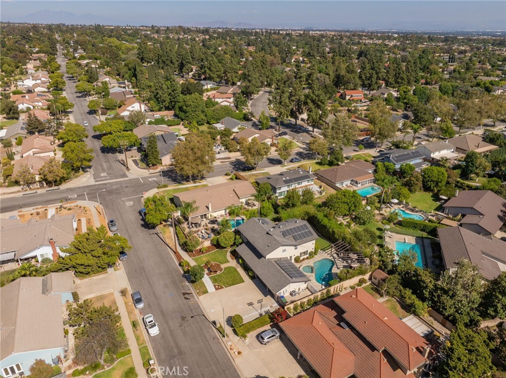 280 E Miramar