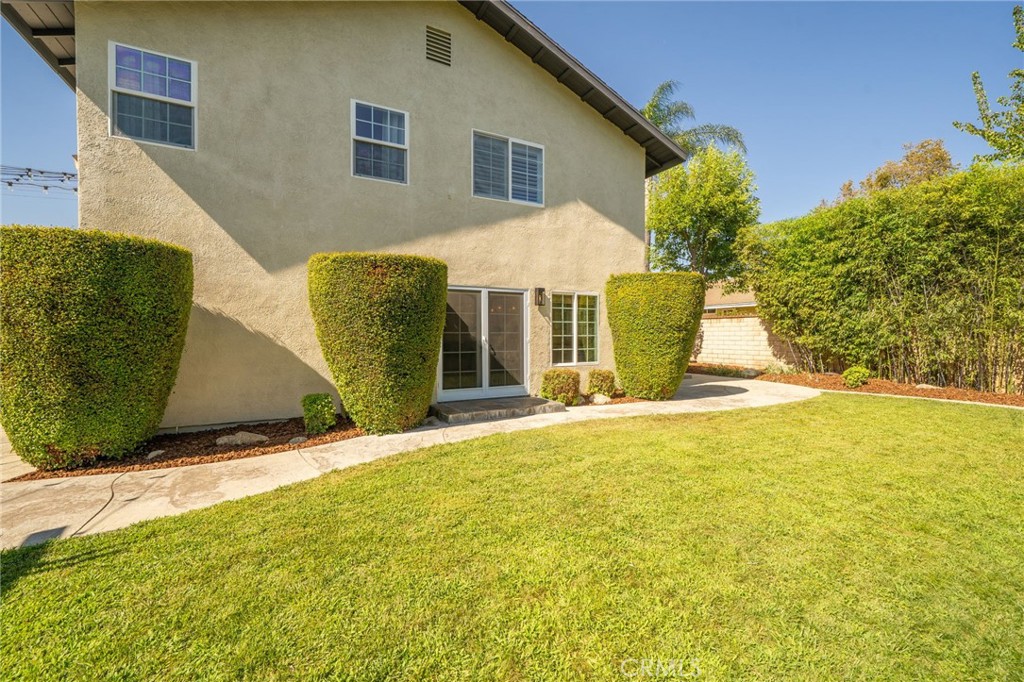280 E Miramar